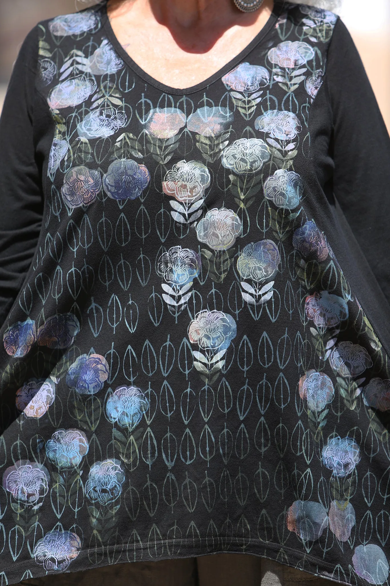 1248 Hi/Lo Top-Black Floral