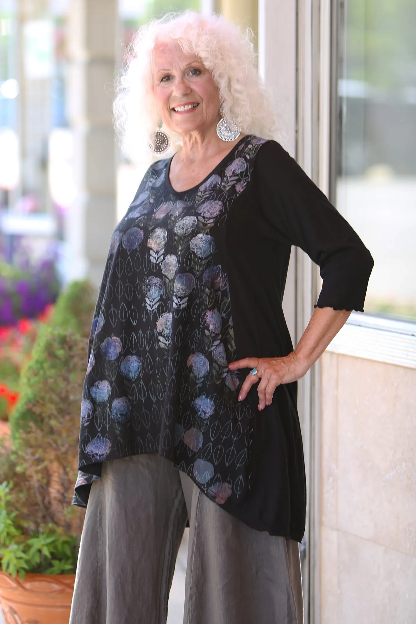 1248 Hi/Lo Top-Black Floral