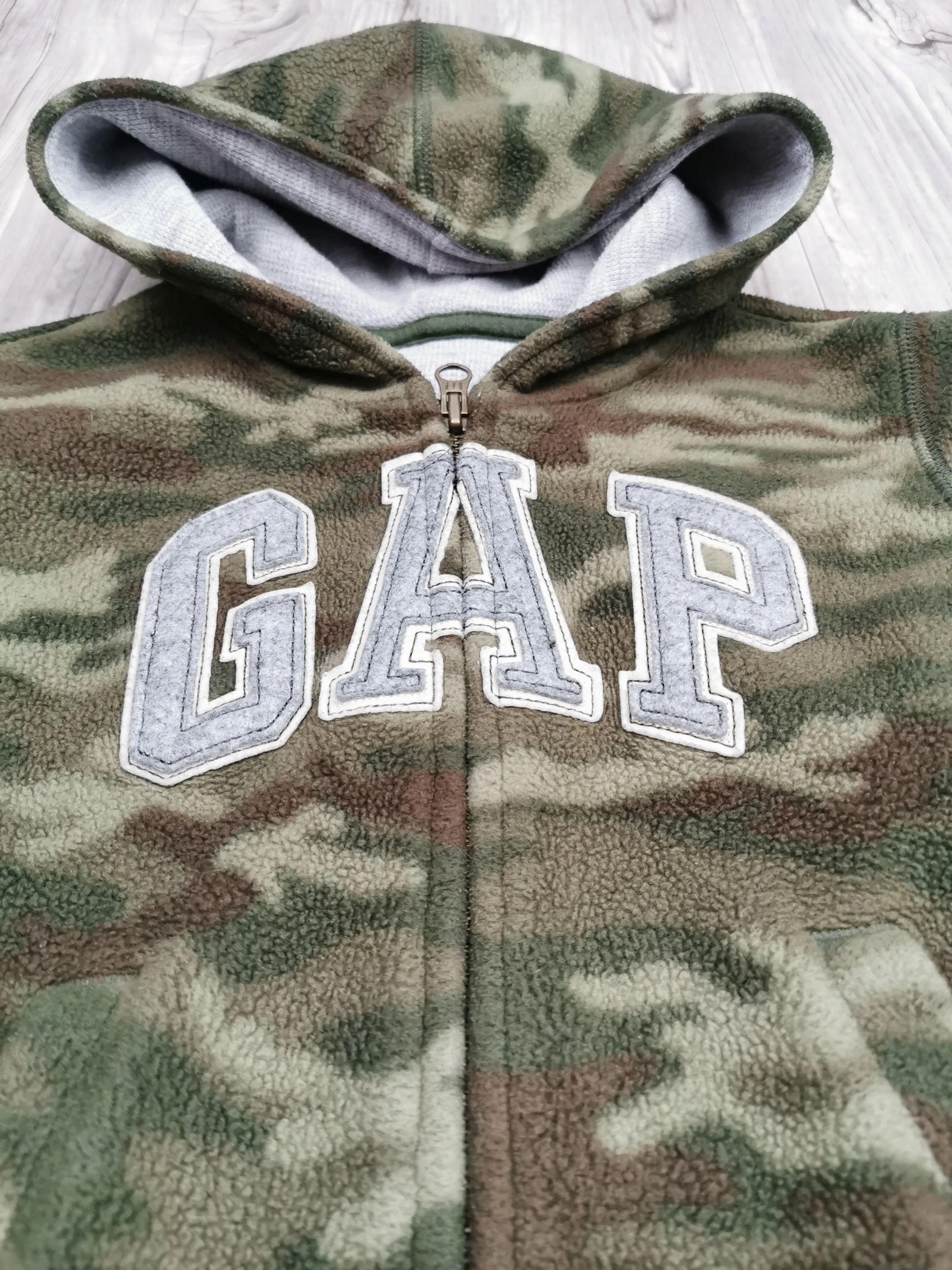 BOY SIZE 3 YEARS - Baby GAP, Warm Zippered Camo Fleece Hoodie EUC B29