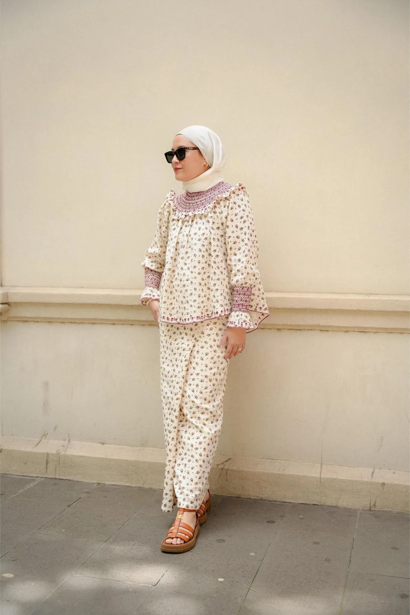 CARO KURUNG IN BURGUNDY FLORAL