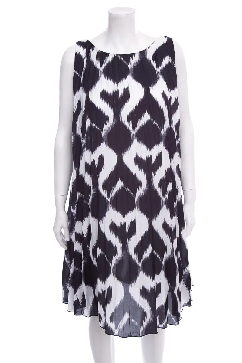 Chiara Boni Black & White Printed Sleeveles Dress SZ 40