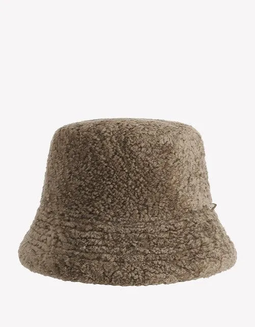Cloude Hat