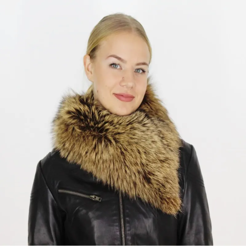 Crystal colored fox collar