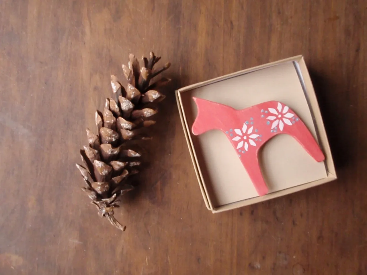 dala horse brooch / classic sweater weather