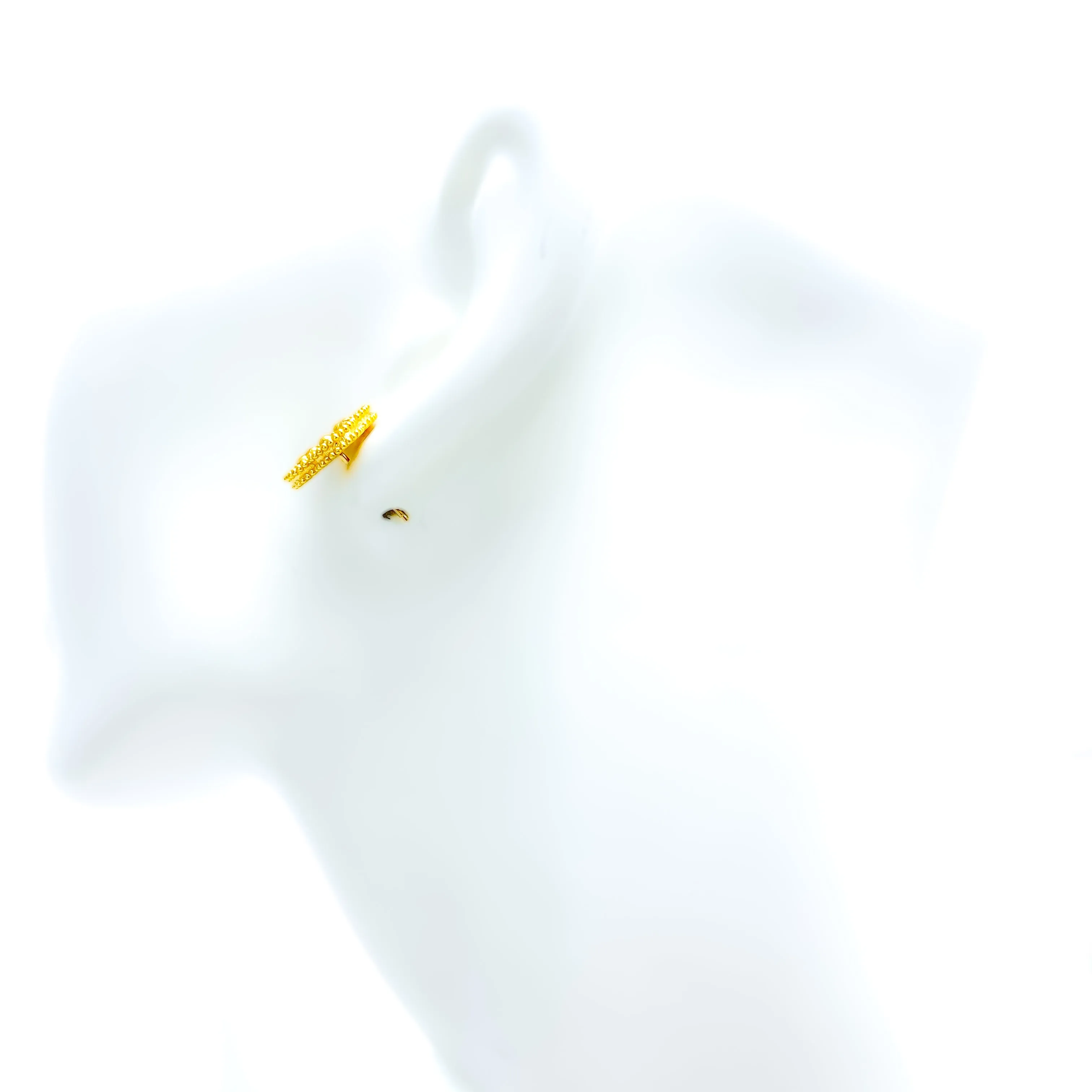 Delightful Opulent 21k Gold Clover Earrings