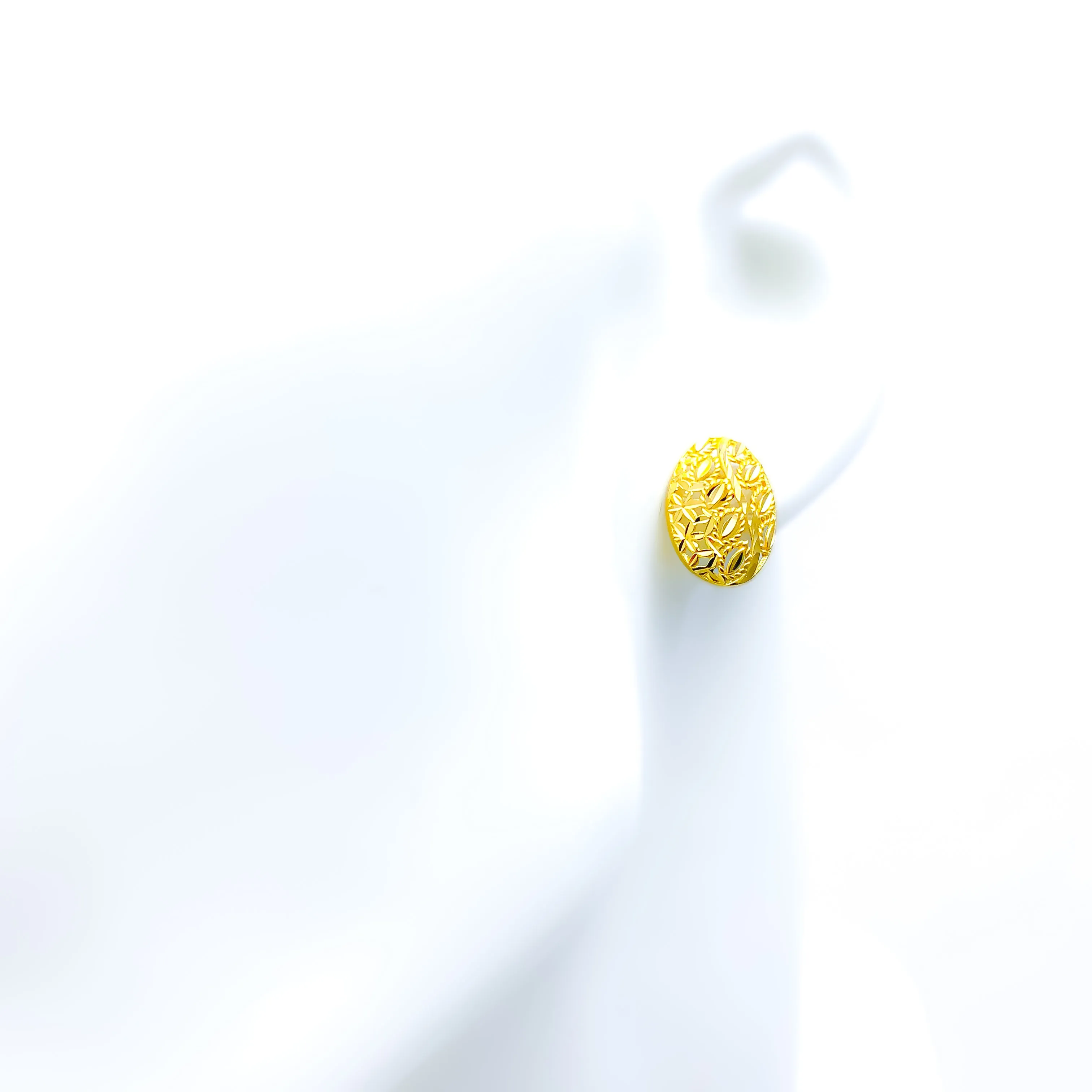 Elegant Reflective 22k Gold Top Earrings