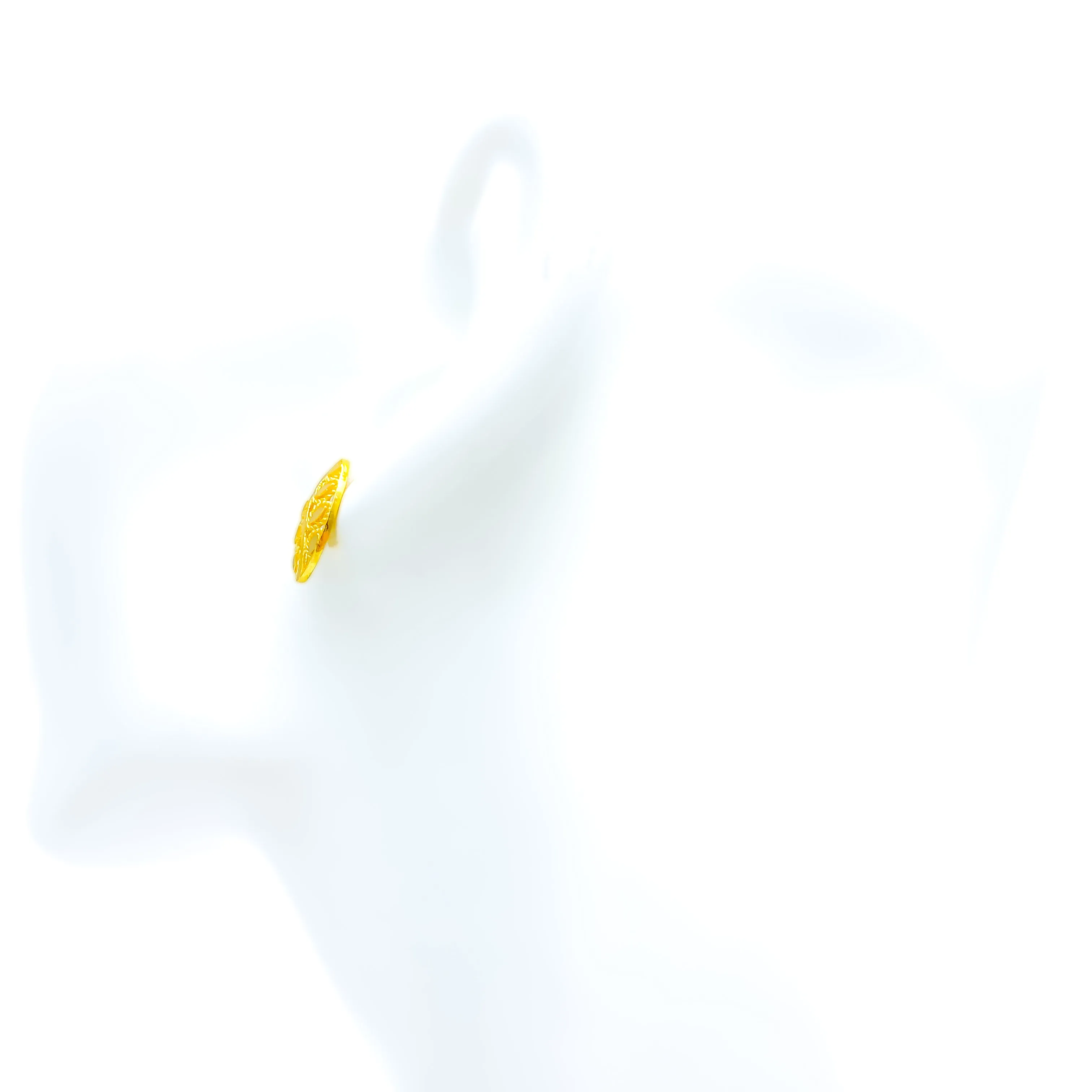 Elegant Reflective 22k Gold Top Earrings