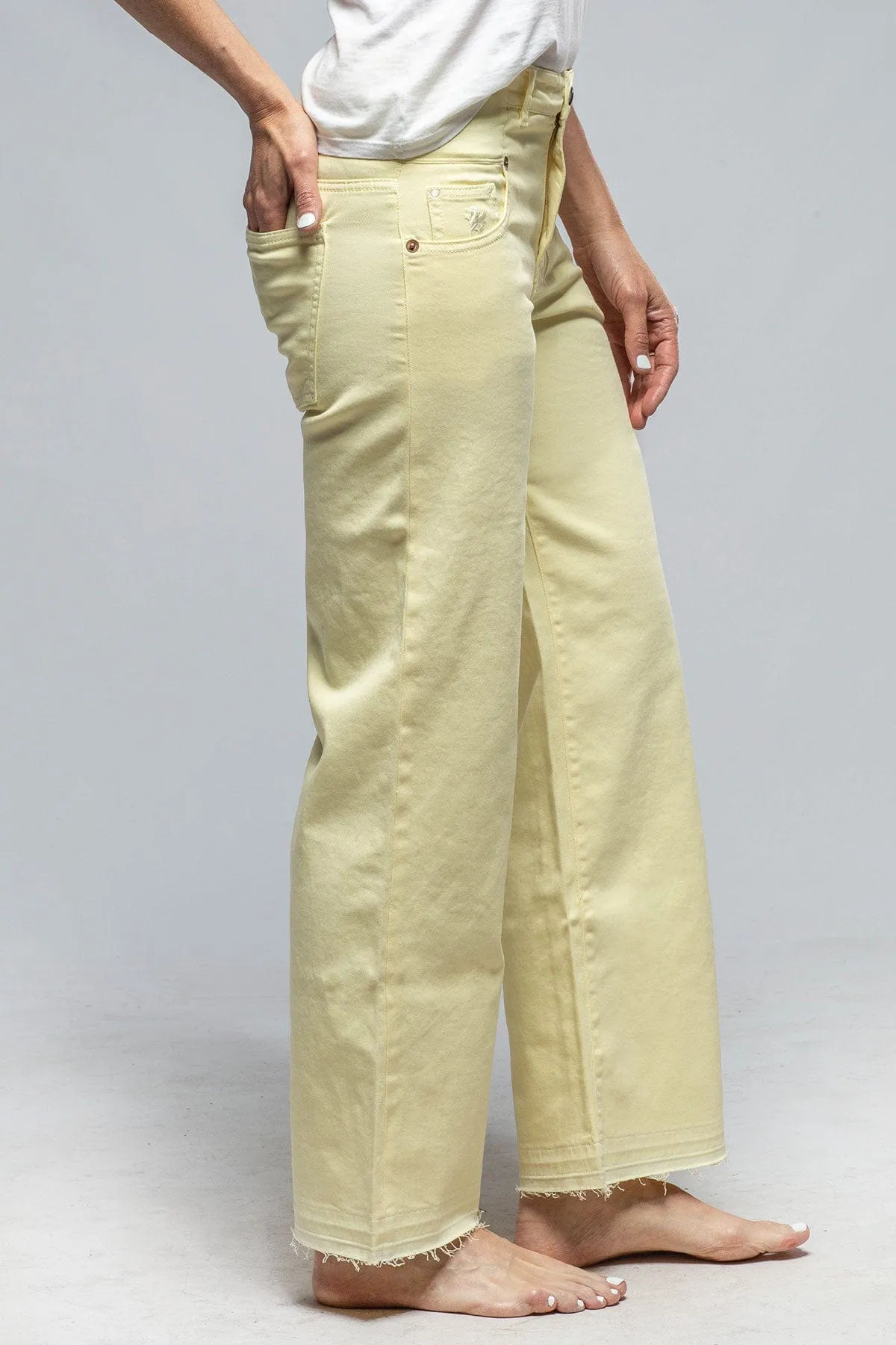Elisa Open Hem Jean in Pale Yellow