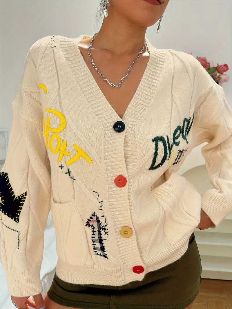 Emily - eleganter gestrickter Pullover mit Stickereien