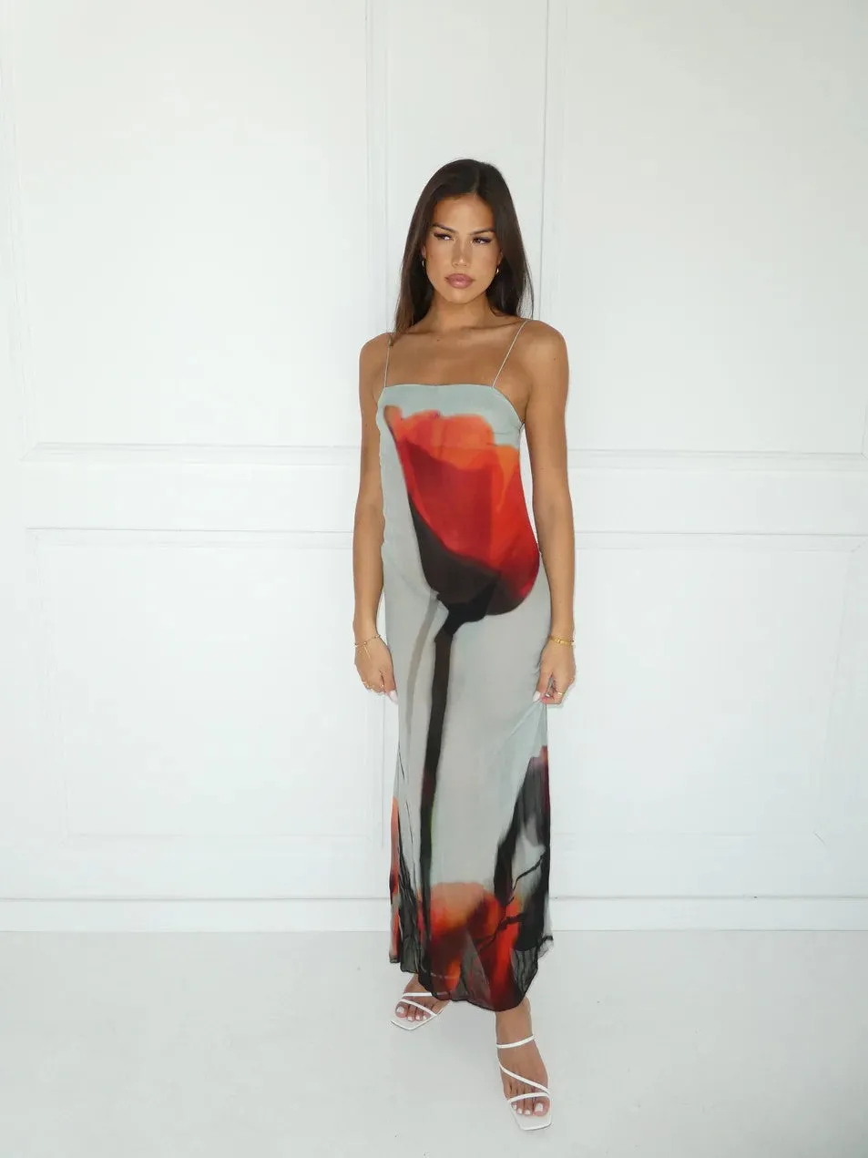 Isabella – Flowy Women’s Maxi Dress