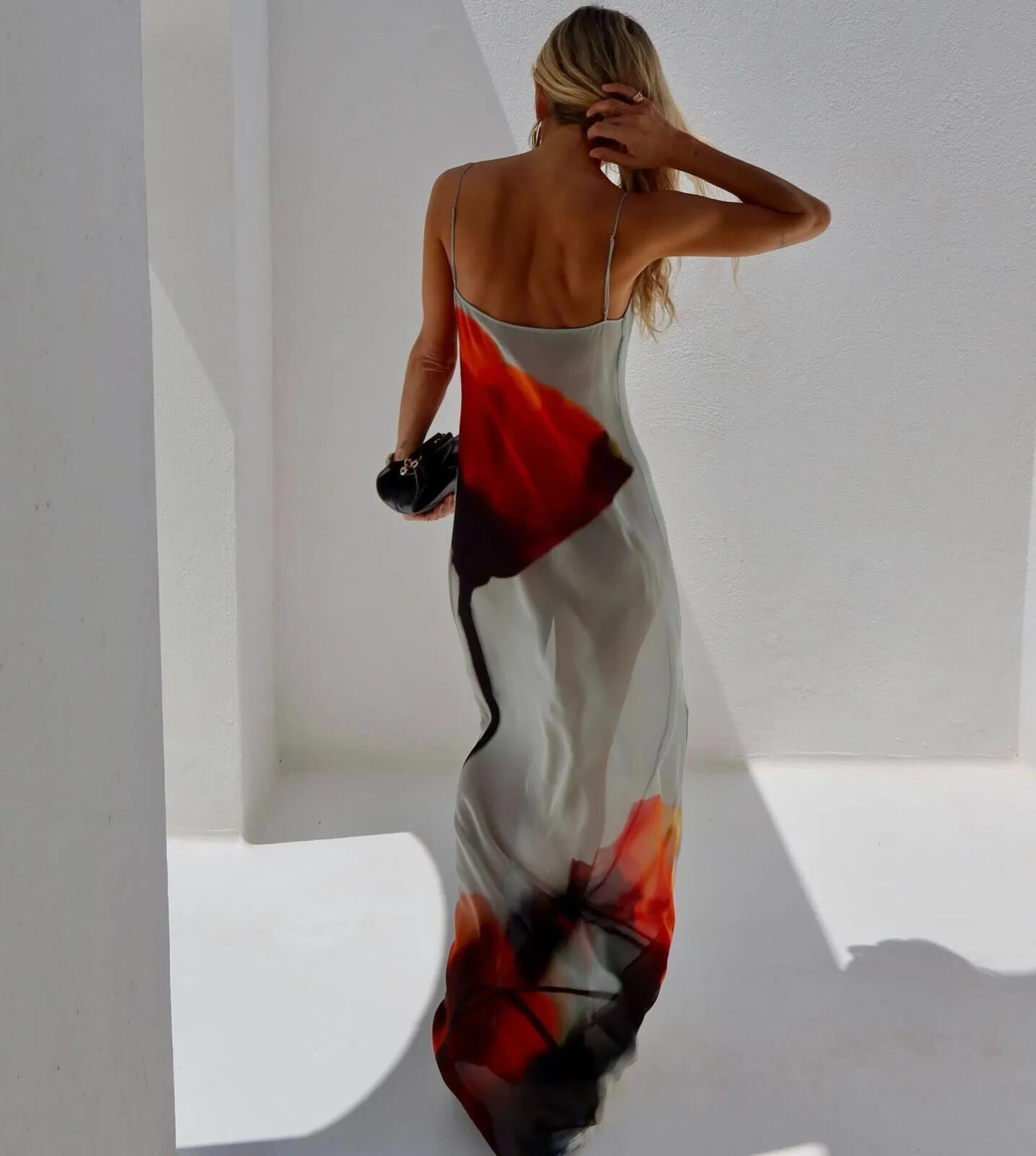 Isabella – Flowy Women’s Maxi Dress