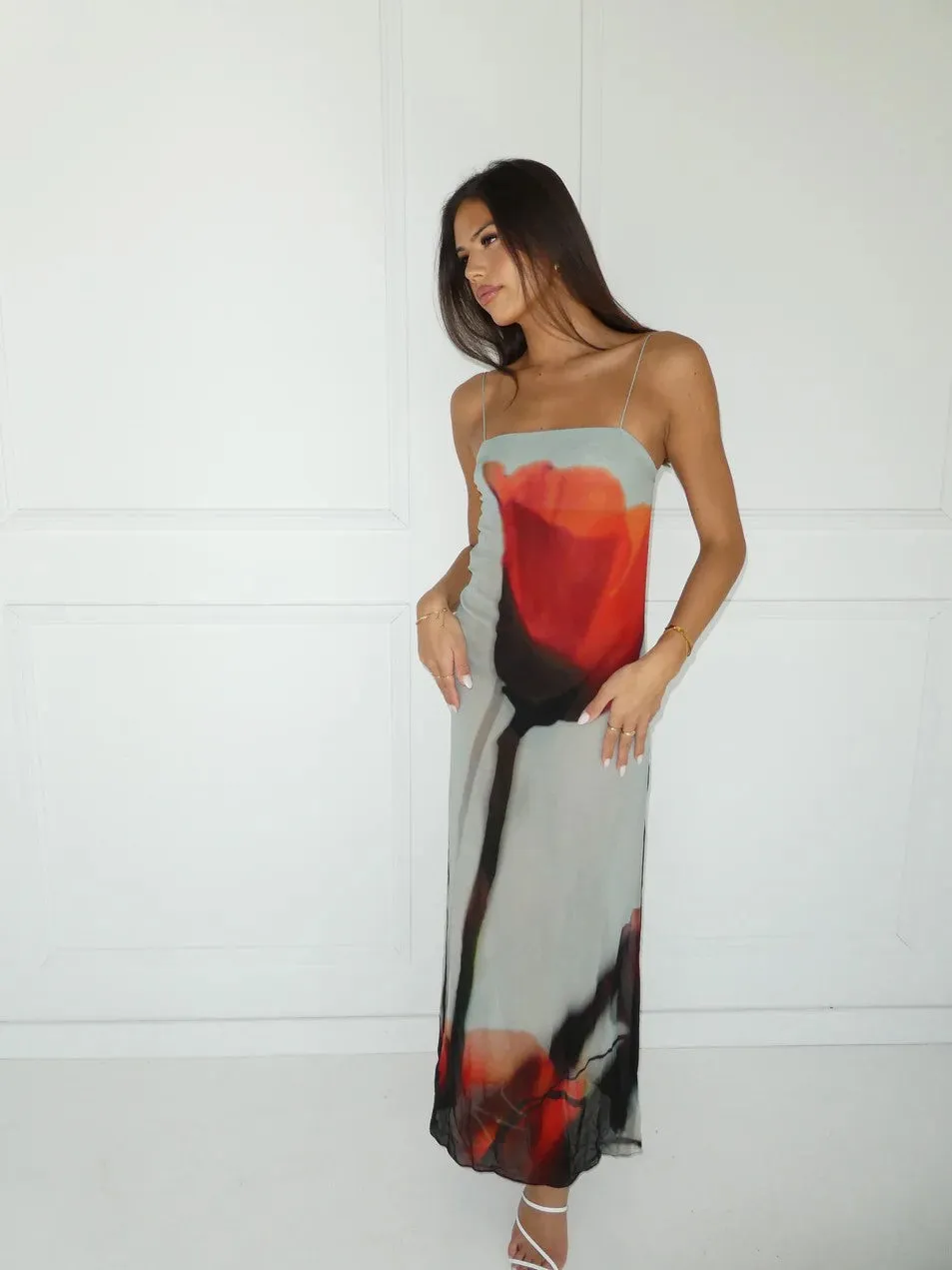 Isabella – Flowy Women’s Maxi Dress