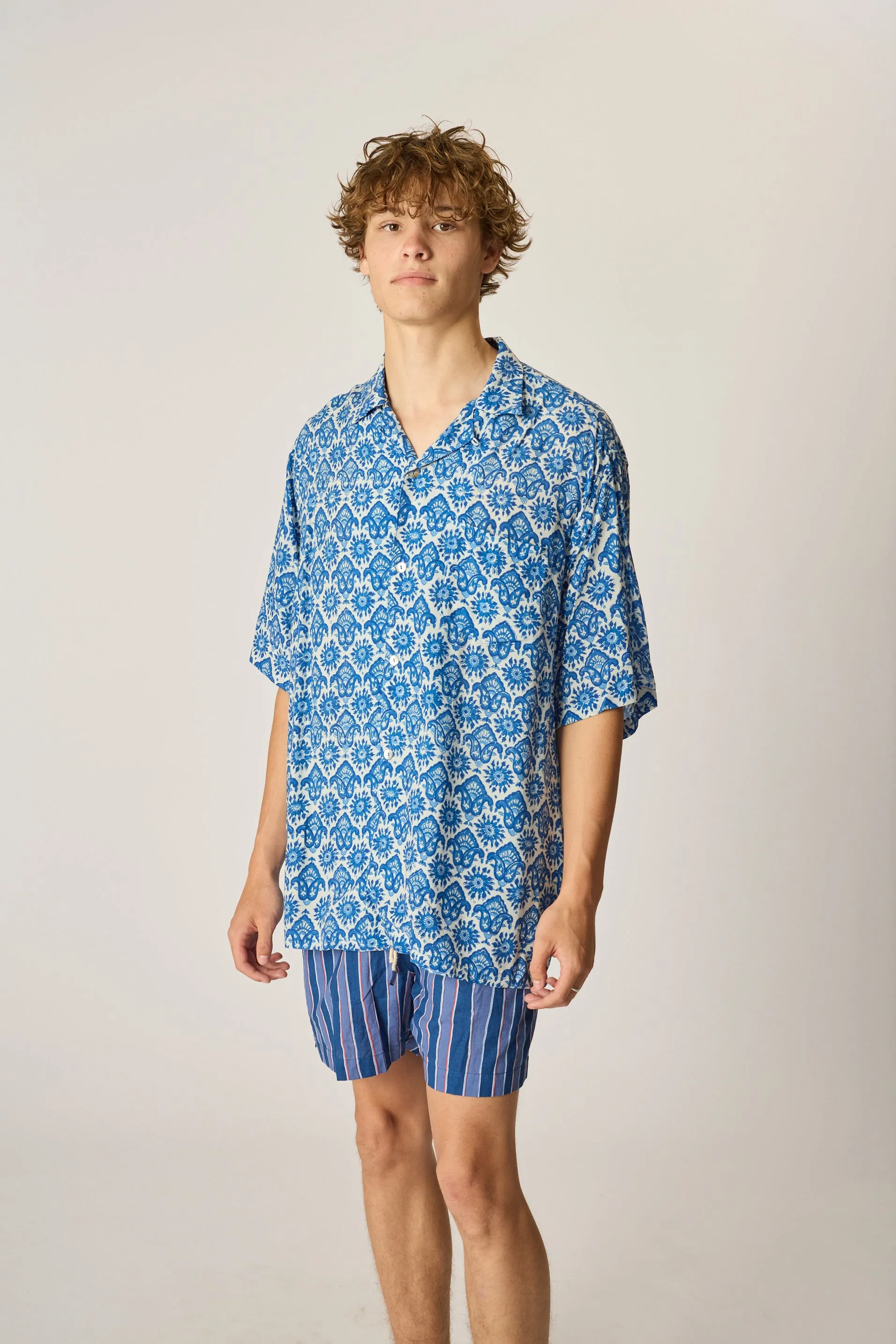 KEVIN SHIRT (UNISEX)