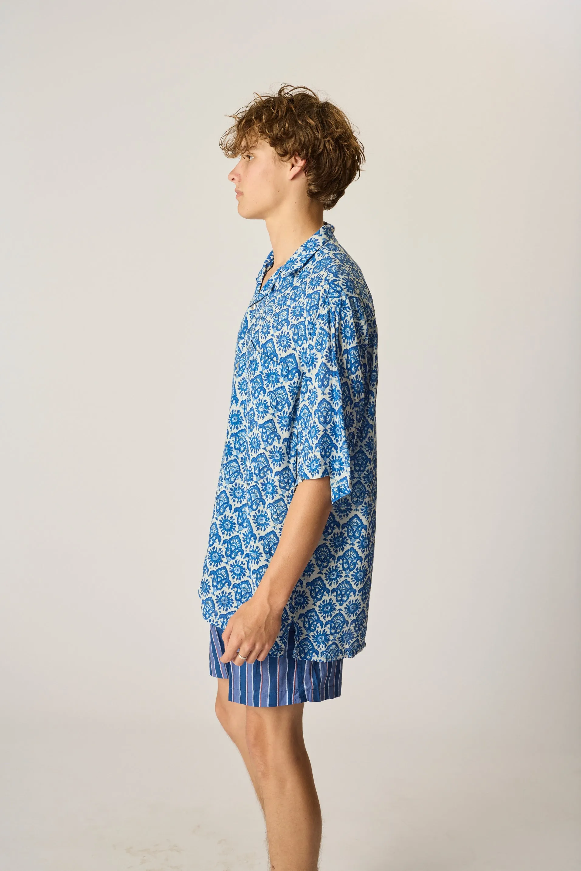 KEVIN SHIRT (UNISEX)