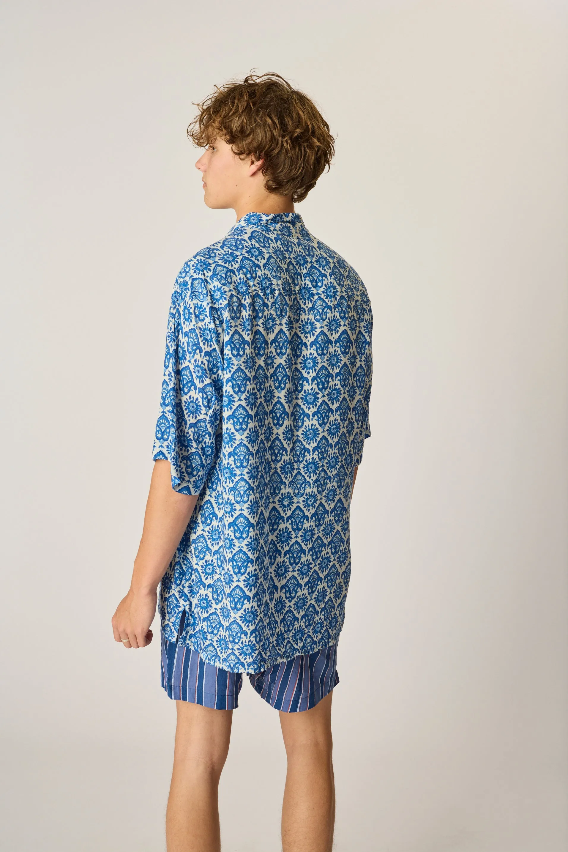 KEVIN SHIRT (UNISEX)