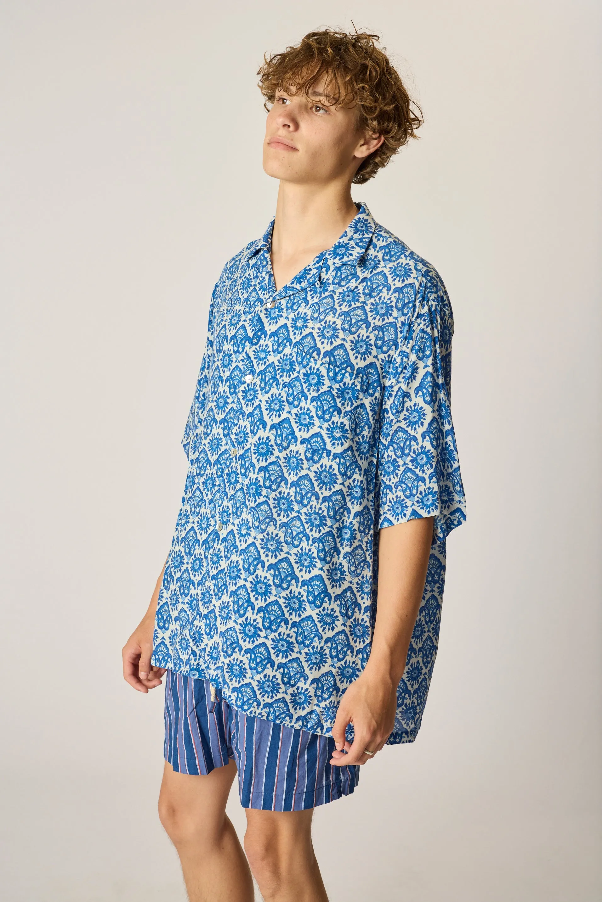 KEVIN SHIRT (UNISEX)