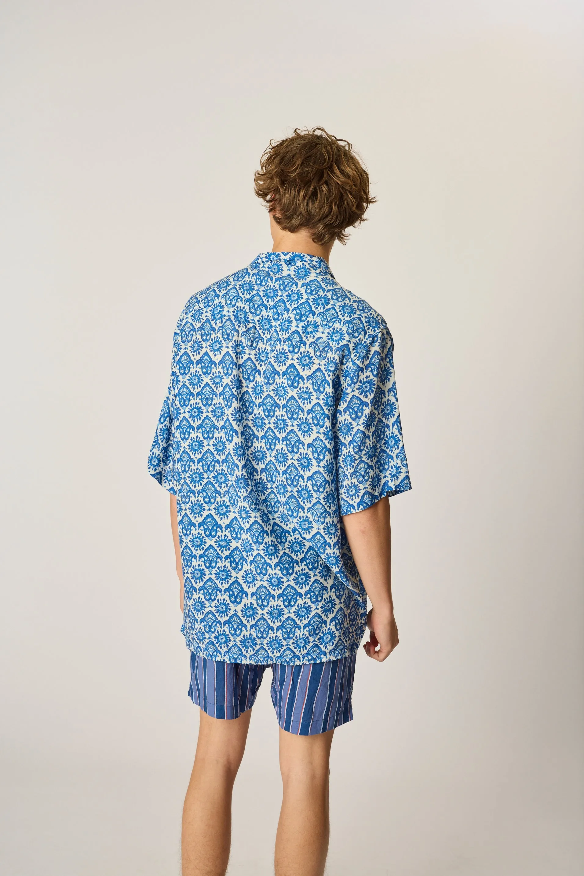 KEVIN SHIRT (UNISEX)