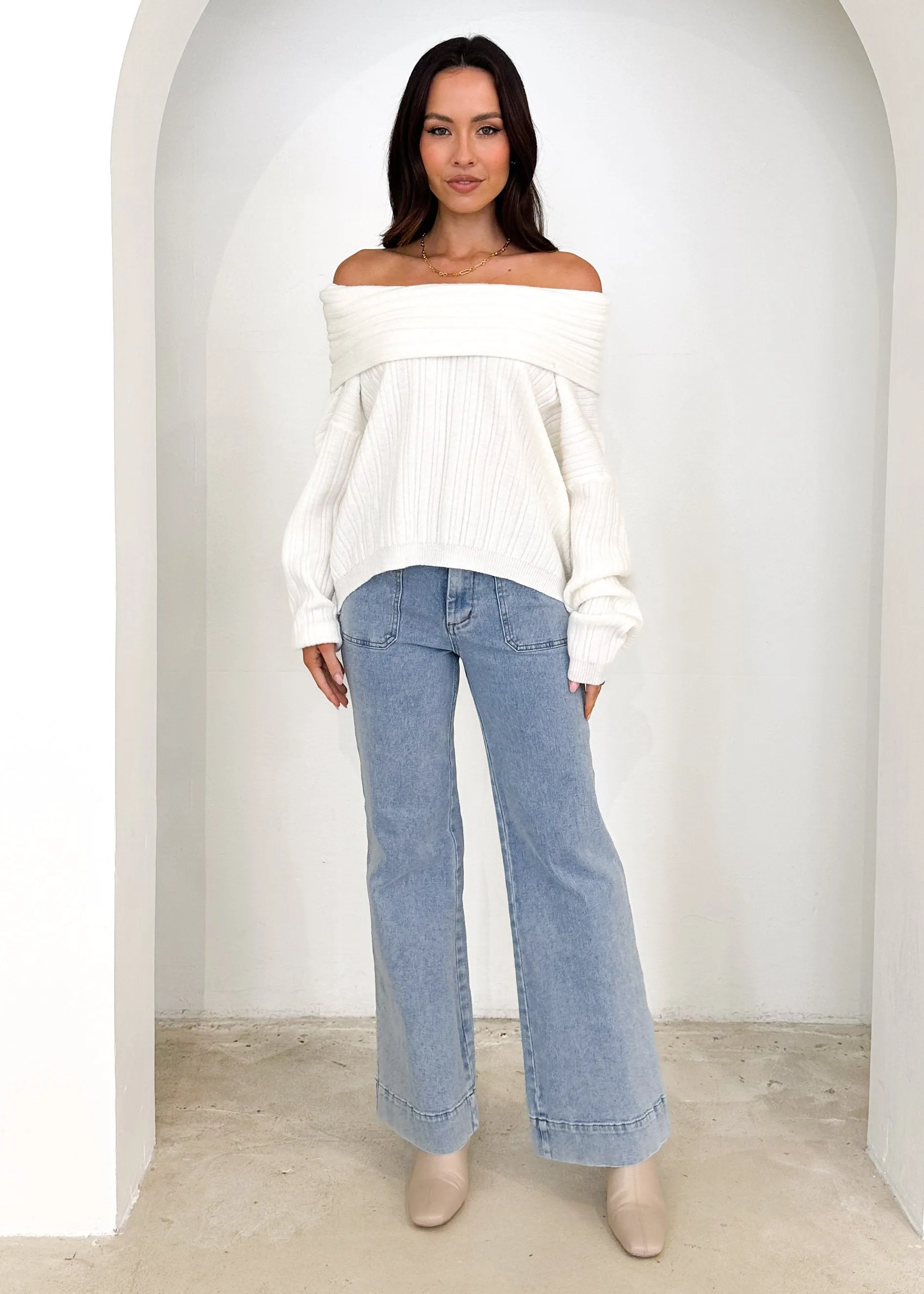 Litra Off Shoulder Sweater - Cream