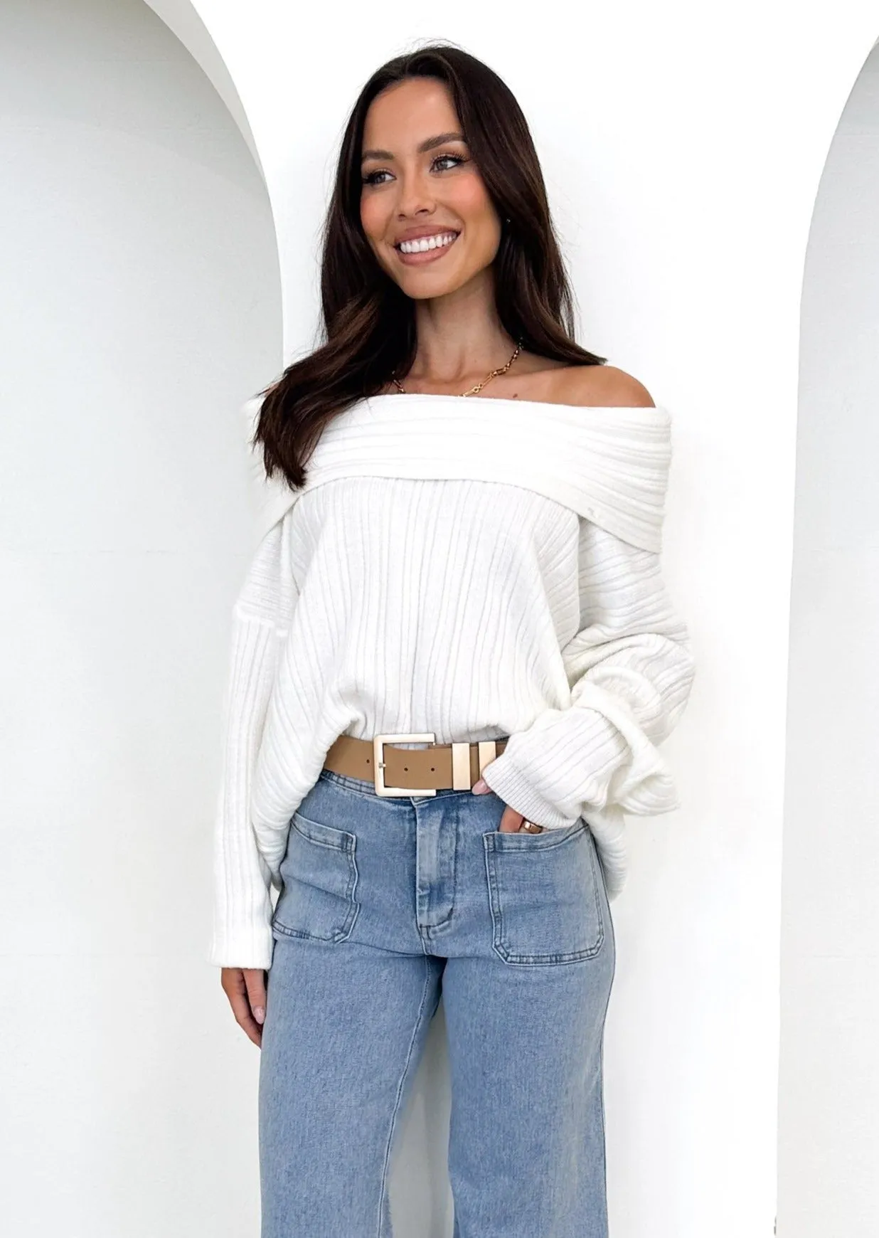 Litra Off Shoulder Sweater - Cream