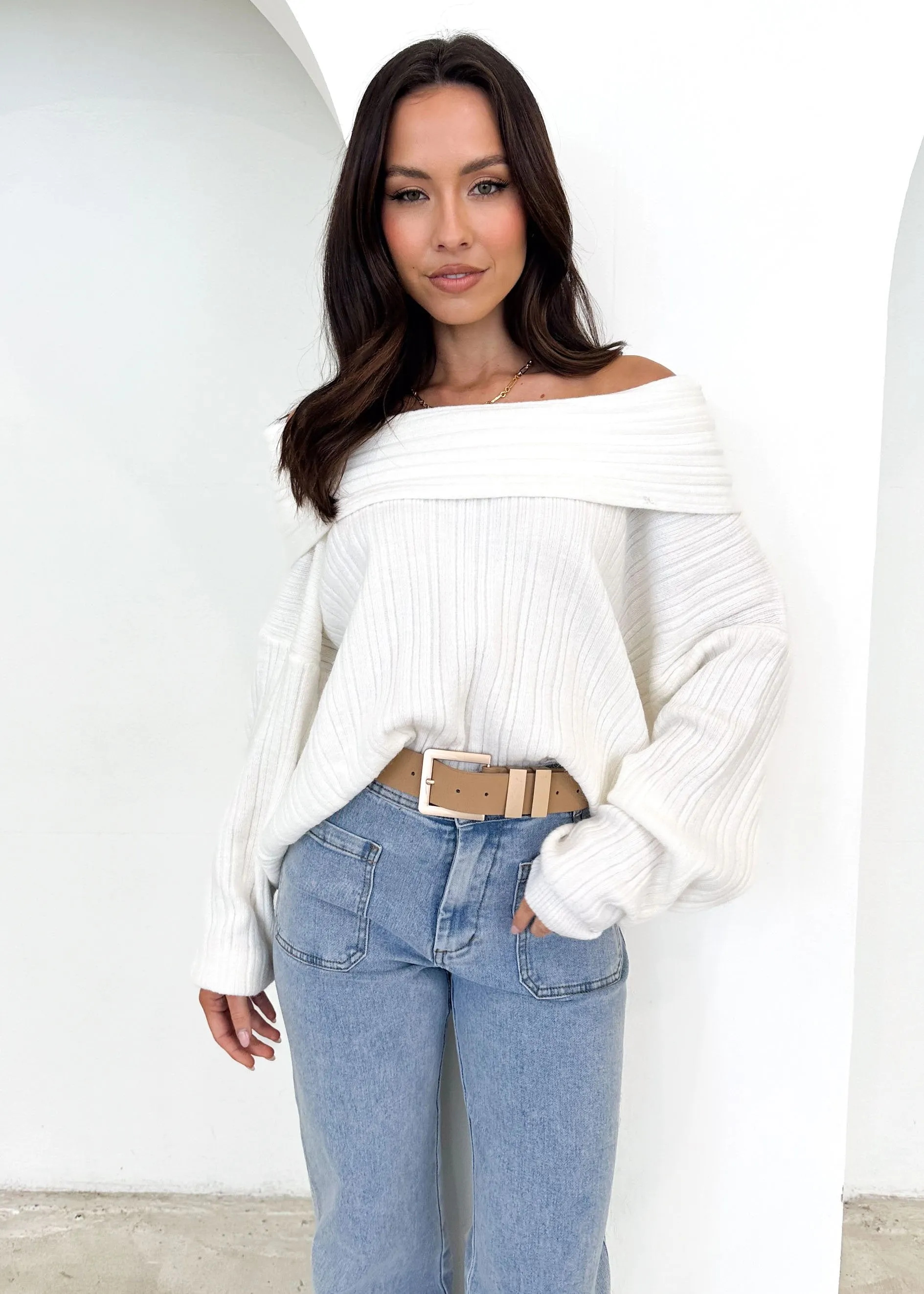 Litra Off Shoulder Sweater - Cream