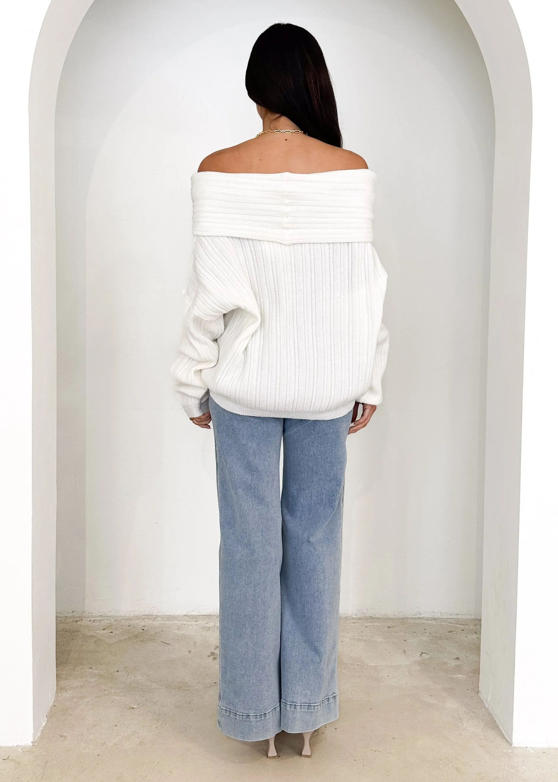 Litra Off Shoulder Sweater - Cream
