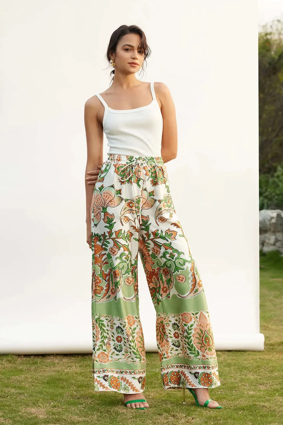 Seraphina - Elegant Floral Design Woman's Slit Pants